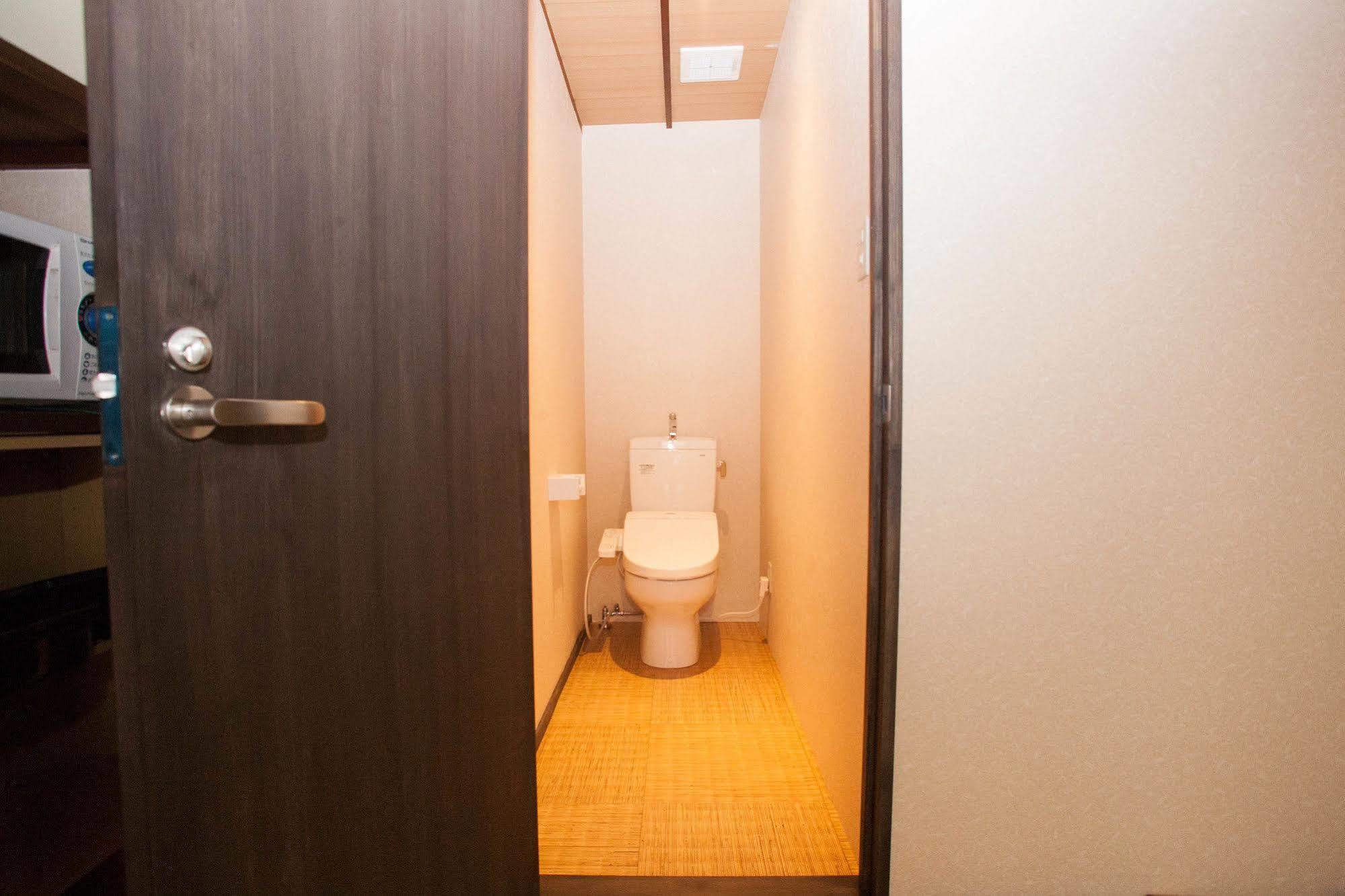 Guesthouse Omotenashi Киото Экстерьер фото
