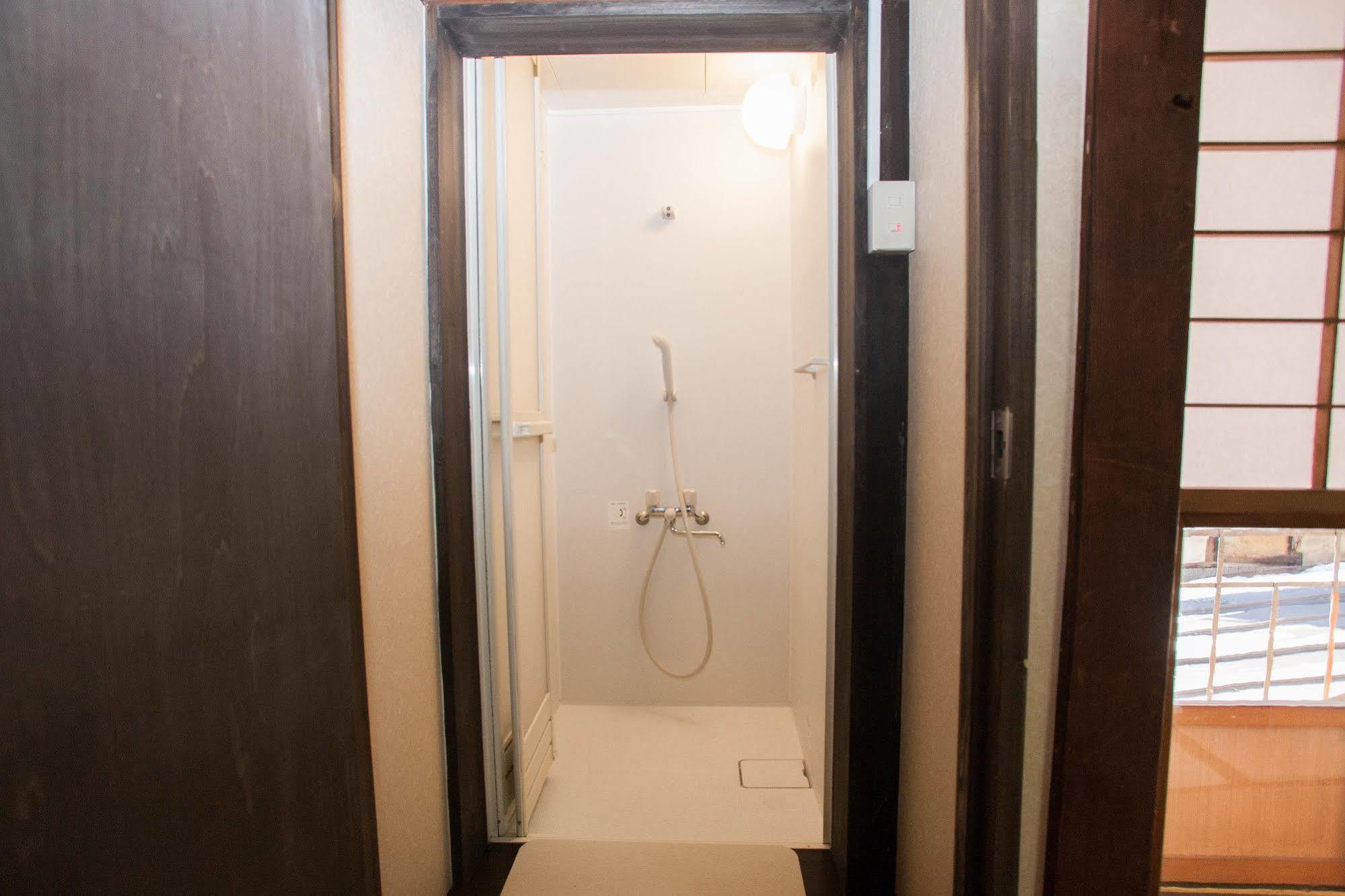 Guesthouse Omotenashi Киото Экстерьер фото